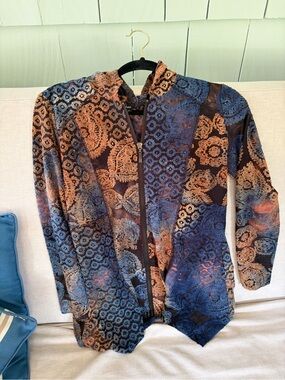 Shana Patterned Zip-Front Hooded Zip Up in Blue and Brown, size S